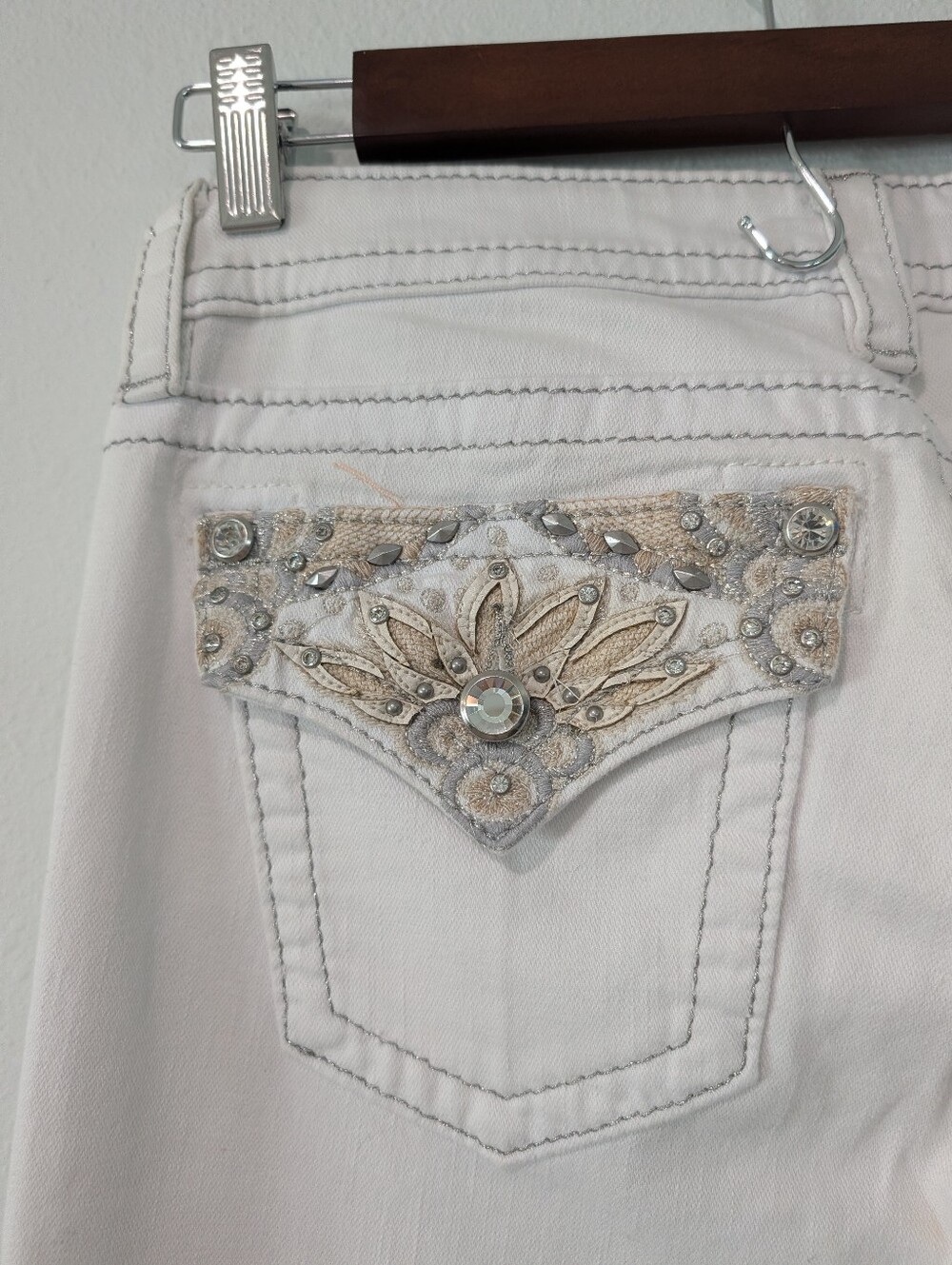 Miss Me Jeans White Boyfriend Capri Size 27 - Picture 7 of 8